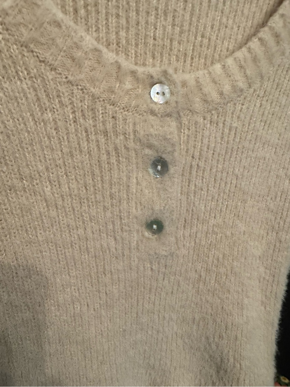 Cozy Crop Henley Sweater - Beige 🤎🍂 - Picture 5 of 7